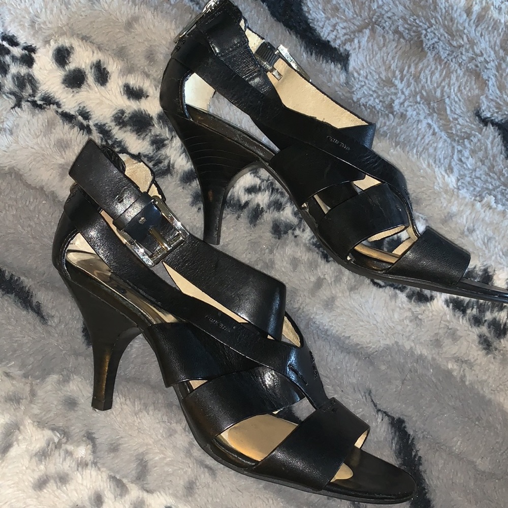 MICHAEL KORS Black Leather Heels — 7